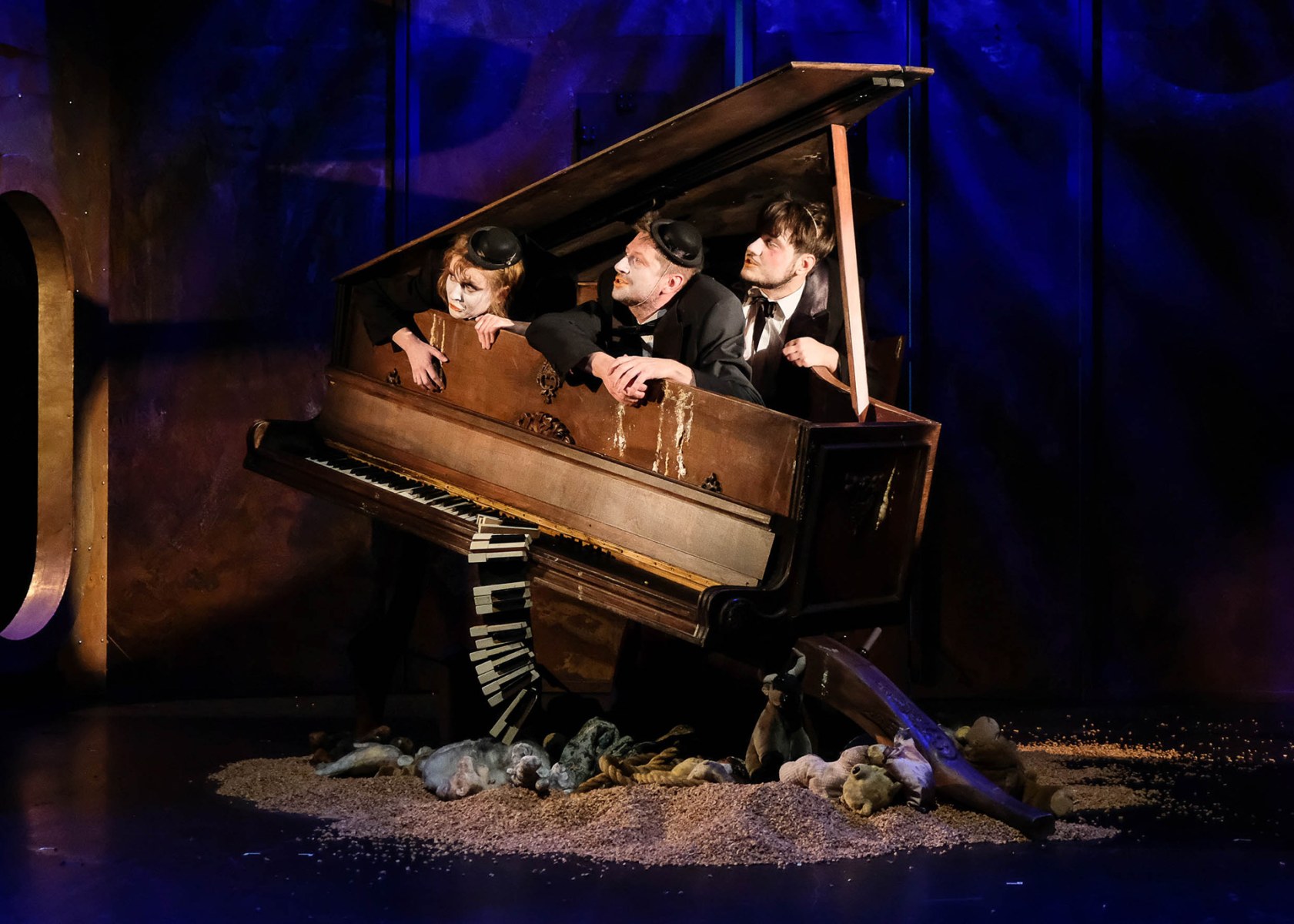 Spektakl "Na Arce o ósmej" , źródło: białostocki Teatr Lalek