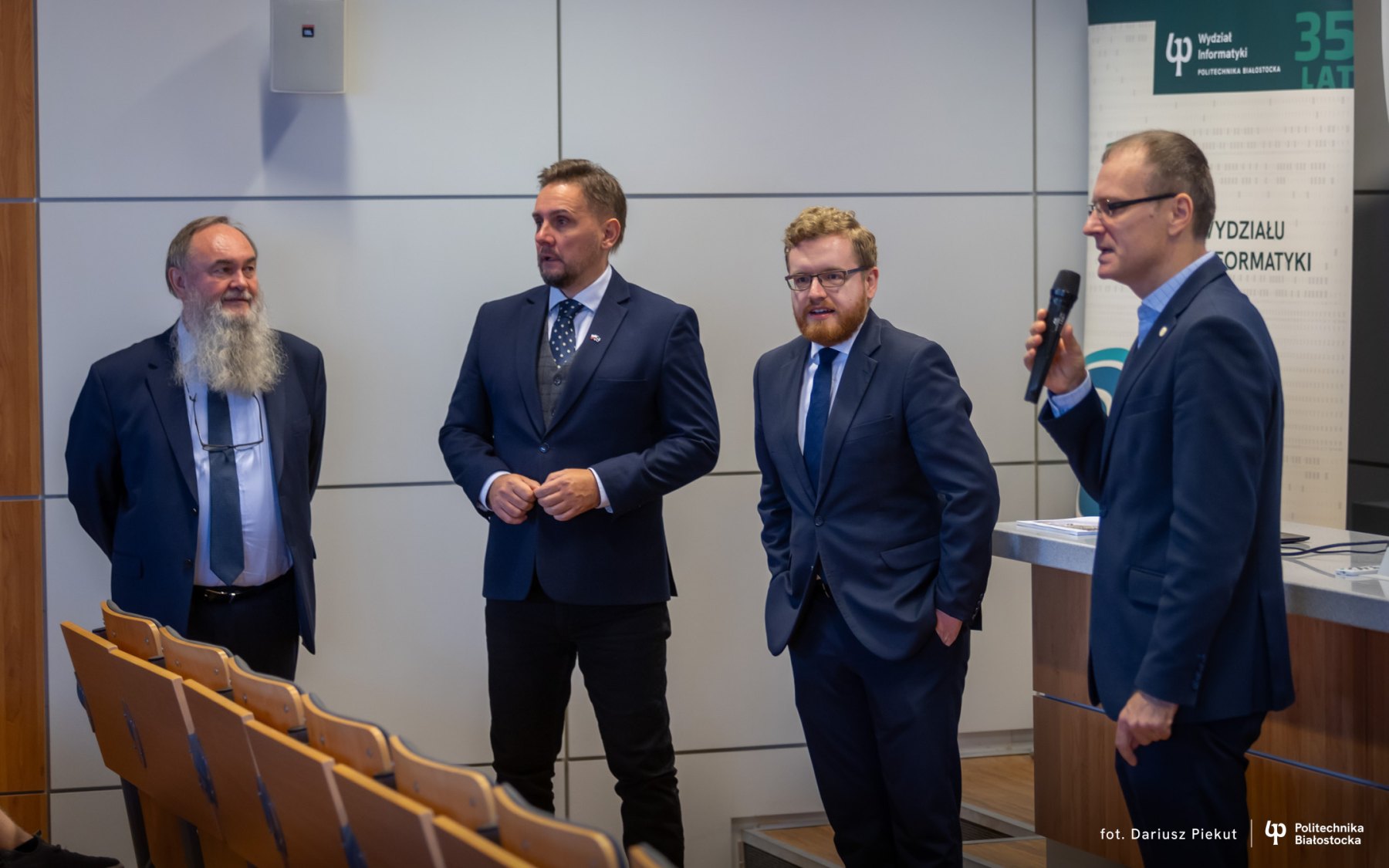 2024-11-05-Wizyta-wiceministra-cyfryzacji-Dariusza-Standerskiego-na-Politechnice-Białostockiej-fot-Dariusz-Piekut