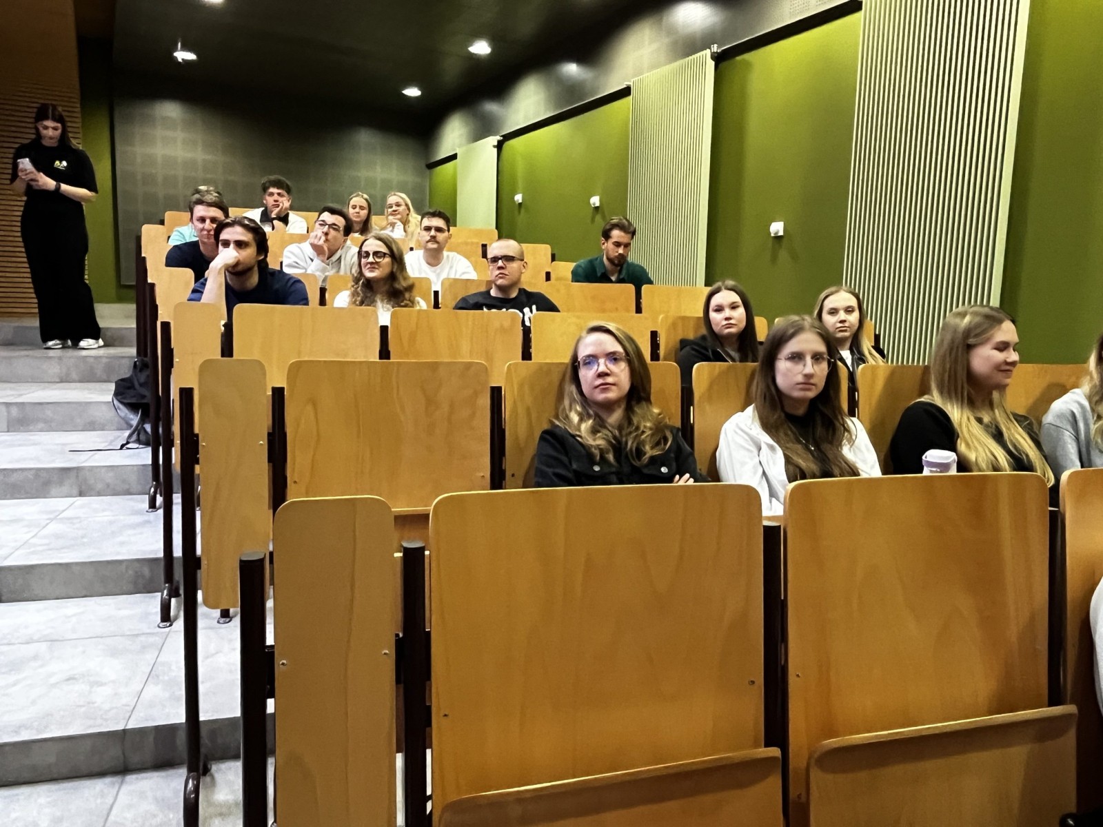 Wystąpienie Szymona Szabłowskiego spotkało się z dużym zainteresowaniem młodzieży akademickiej, fot. A. Jakuć