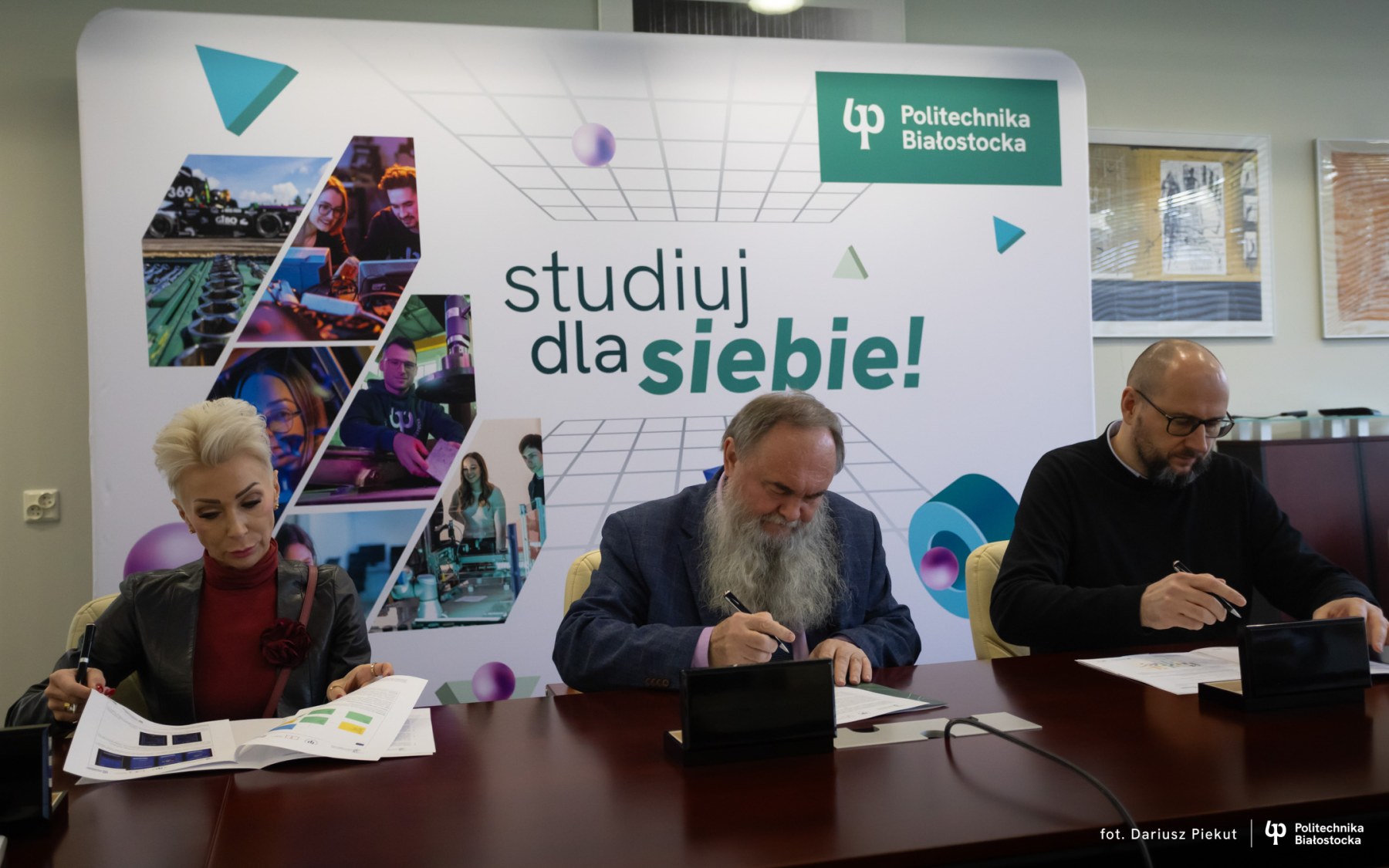 2024-11-19-Podpisanie-porozumień-o-współpracy-o-współpracy-trójstronnej-w-celu-komercjalizacji-rozwiązań-opracowanych-w-ramach-2-edycji-Konkursu-Wschodzący-Innowatorzy-fot-Dariusz-Piekut