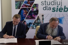 2024-11-19-Podpisanie-porozumień-o-współpracy-o-współpracy-trójstronnej-w-celu-komercjalizacji-rozwiązań-opracowanych-w-ramach-2-edycji-Konkursu-Wschodzący-Innowatorzy-fot-Dariusz-Piekut