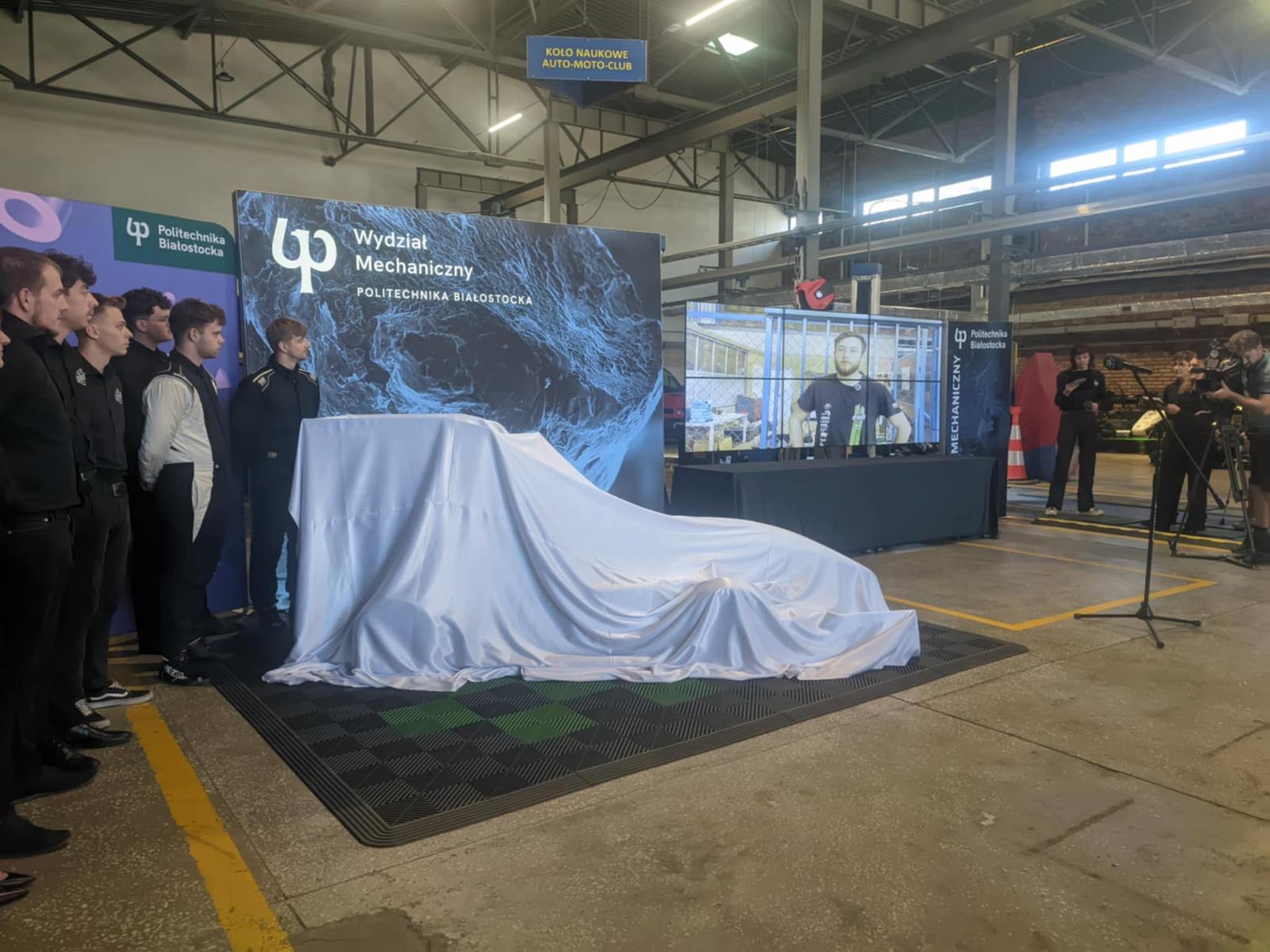 Zespół Cerber Motorsport z bolidem CMS-10, fot. Hanna Kość